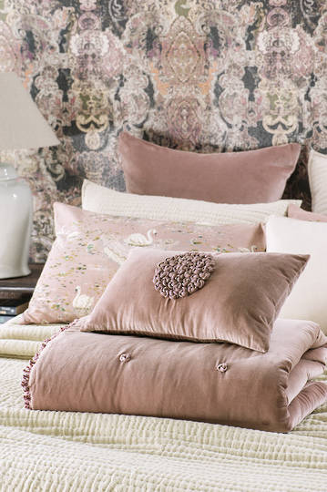 Bianca Lorenne - Mirabel - Dusky Pink Comforter / Eurocase and Cushion